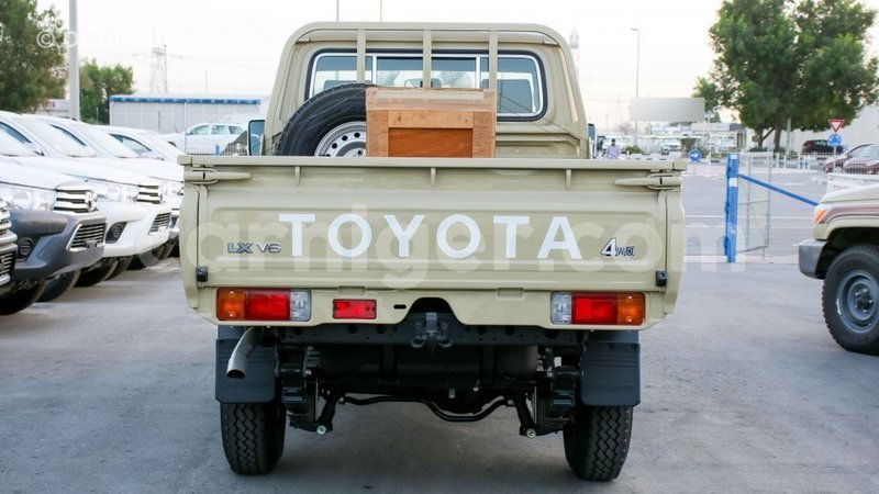 Big with watermark toyota land cruiser agadez import dubai 6358