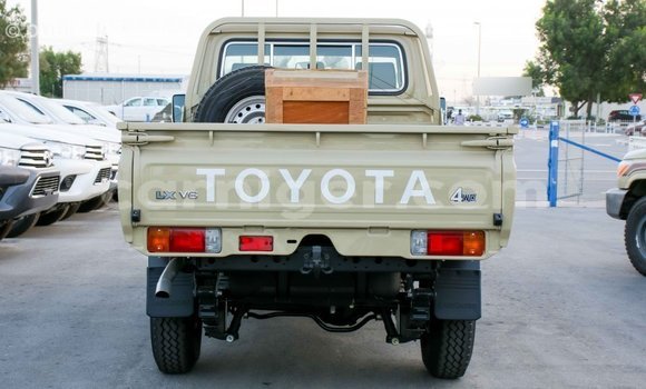 Buy Import Toyota Land Cruiser Beige Truck in Import - Dubai in Agadez Buy Import Toyota Land Cruiser Beige Truck in Import - Dubai in Agadez