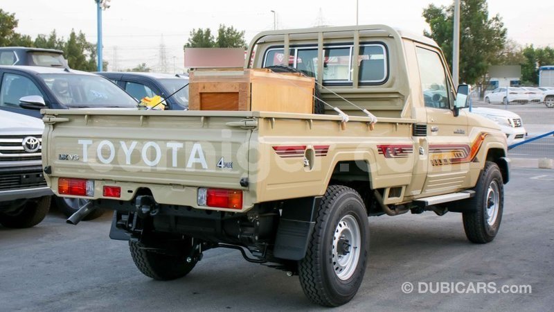 Big with watermark toyota land cruiser agadez import dubai 6358