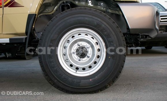 Buy Import Toyota Land Cruiser Beige Truck in Import - Dubai in Agadez Buy Import Toyota Land Cruiser Beige Truck in Import - Dubai in Agadez
