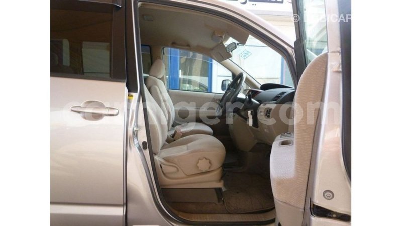 Big with watermark toyota voxy agadez import dubai 6359