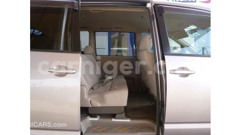 Big with watermark toyota voxy agadez import dubai 6359