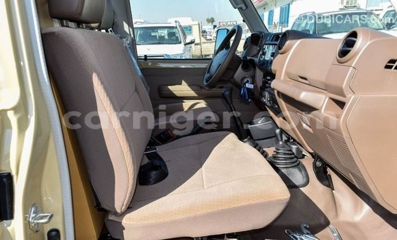 Buy Import Toyota Land Cruiser Beige Truck in Import - Dubai in Agadez Buy Import Toyota Land Cruiser Beige Truck in Import - Dubai in Agadez