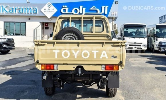 Buy Import Toyota Land Cruiser Beige Truck in Import - Dubai in Agadez Buy Import Toyota Land Cruiser Beige Truck in Import - Dubai in Agadez