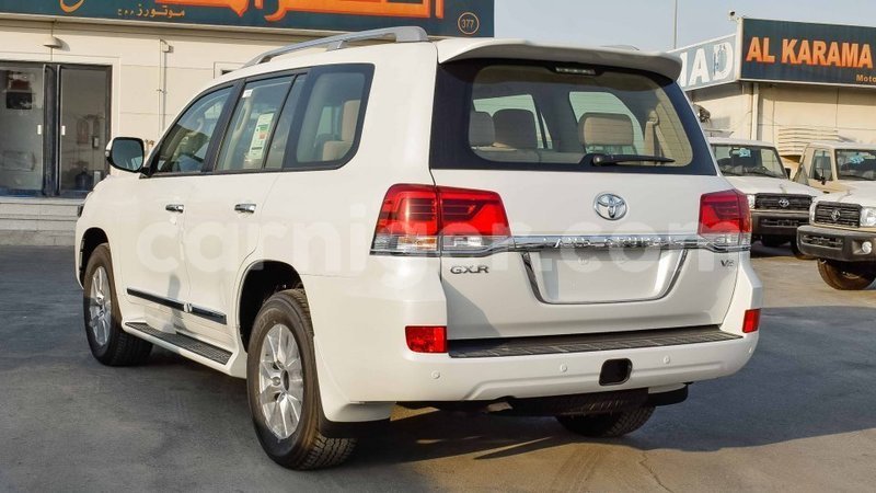 Big with watermark toyota land cruiser agadez import dubai 6362