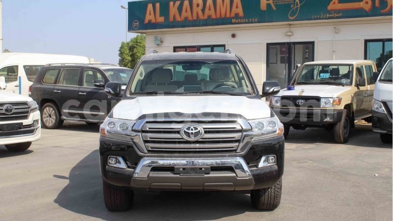 Big with watermark toyota land cruiser agadez import dubai 6364