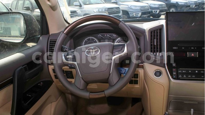 Big with watermark toyota land cruiser agadez import dubai 6364