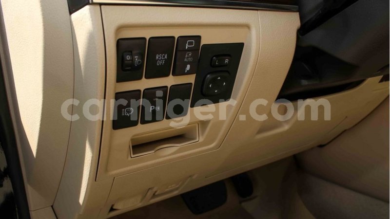 Big with watermark toyota land cruiser agadez import dubai 6364