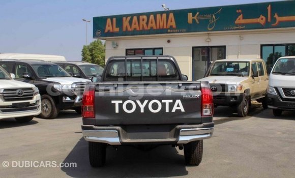 Sayi Imported Toyota Hilux Other Mota in Import - Dubai a Agadez Sayi Imported Toyota Hilux Other Mota in Import - Dubai a Agadez