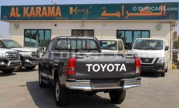 Sayi Imported Toyota Hilux Other Mota in Import - Dubai a Agadez Sayi Imported Toyota Hilux Other Mota in Import - Dubai a Agadez