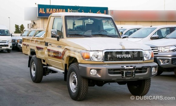 Buy Import Toyota Land Cruiser Beige Truck in Import - Dubai in Agadez Buy Import Toyota Land Cruiser Beige Truck in Import - Dubai in Agadez