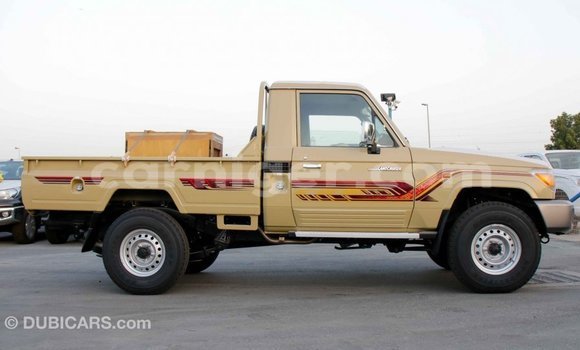 Buy Import Toyota Land Cruiser Beige Truck in Import - Dubai in Agadez Buy Import Toyota Land Cruiser Beige Truck in Import - Dubai in Agadez