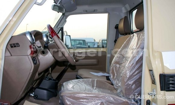 Buy Import Toyota Land Cruiser Beige Truck in Import - Dubai in Agadez Buy Import Toyota Land Cruiser Beige Truck in Import - Dubai in Agadez
