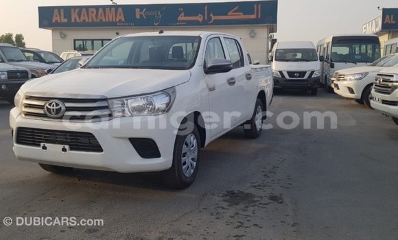 Sayi Imported Toyota Hilux White Mota in Import - Dubai a Agadez Sayi Imported Toyota Hilux White Mota in Import - Dubai a Agadez