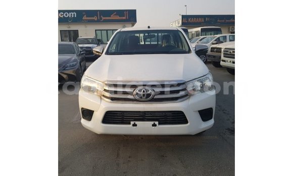 Sayi Imported Toyota Hilux White Mota in Import - Dubai a Agadez Sayi Imported Toyota Hilux White Mota in Import - Dubai a Agadez