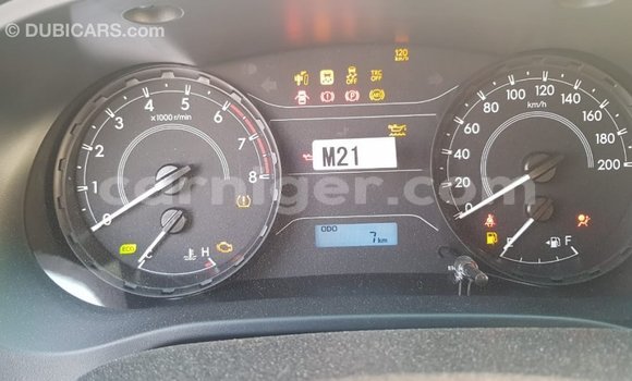 Sayi Imported Toyota Hilux White Mota in Import - Dubai a Agadez Sayi Imported Toyota Hilux White Mota in Import - Dubai a Agadez