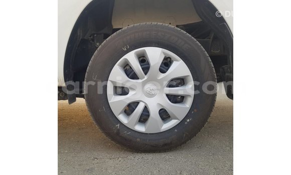 Sayi Imported Toyota Hilux White Mota in Import - Dubai a Agadez Sayi Imported Toyota Hilux White Mota in Import - Dubai a Agadez