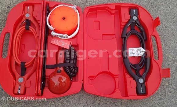 Sayi Imported Toyota Hilux White Mota in Import - Dubai a Agadez Sayi Imported Toyota Hilux White Mota in Import - Dubai a Agadez