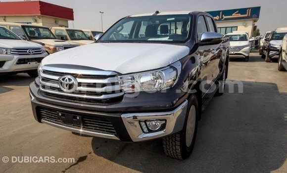 Sayi Imported Toyota Hilux Black Mota in Import - Dubai a Agadez Sayi Imported Toyota Hilux Black Mota in Import - Dubai a Agadez