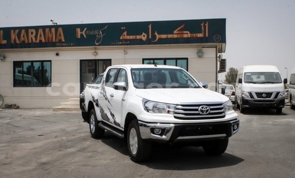 Sayi Imported Toyota Hilux White Mota in Import - Dubai a Agadez Sayi Imported Toyota Hilux White Mota in Import - Dubai a Agadez