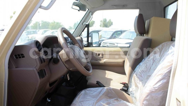 Big with watermark toyota land cruiser agadez import dubai 6374