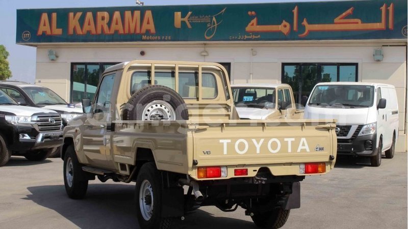 Big with watermark toyota land cruiser agadez import dubai 6374