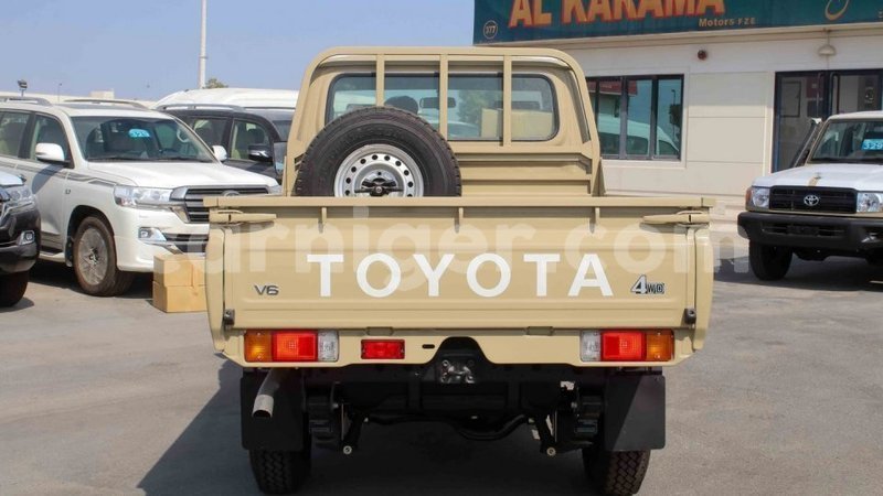 Big with watermark toyota land cruiser agadez import dubai 6374