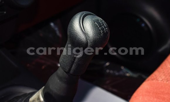 Sayi Imported Toyota Hilux White Mota in Import - Dubai a Agadez Sayi Imported Toyota Hilux White Mota in Import - Dubai a Agadez