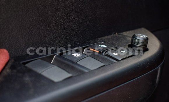 Sayi Imported Toyota Hilux White Mota in Import - Dubai a Agadez Sayi Imported Toyota Hilux White Mota in Import - Dubai a Agadez