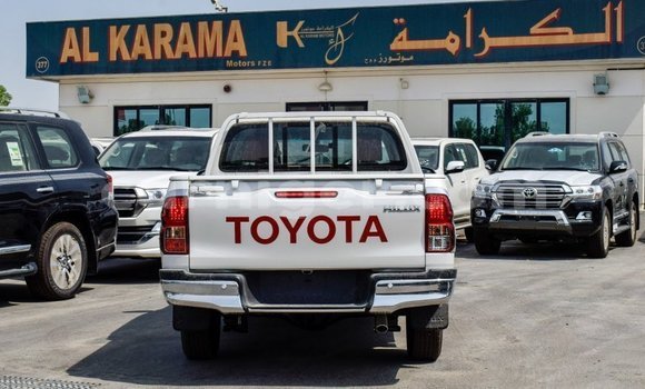 Sayi Imported Toyota Hilux White Mota in Import - Dubai a Agadez Sayi Imported Toyota Hilux White Mota in Import - Dubai a Agadez