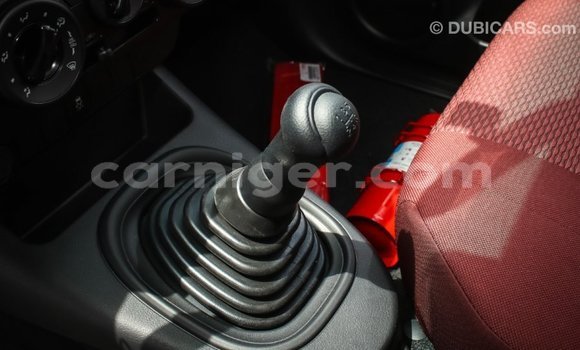 Sayi Imported Toyota Hilux White Mota in Import - Dubai a Agadez Sayi Imported Toyota Hilux White Mota in Import - Dubai a Agadez