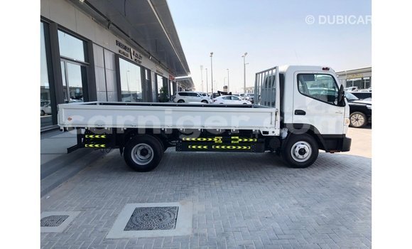 Sayi Imported Mitsubishi L400 White Babbar mota in Import - Dubai a Agadez Sayi Imported Mitsubishi L400 White Babbar mota in Import - Dubai a Agadez