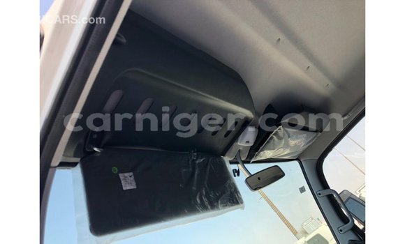 Sayi Imported Mitsubishi L400 White Babbar mota in Import - Dubai a Agadez Sayi Imported Mitsubishi L400 White Babbar mota in Import - Dubai a Agadez