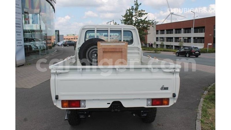 Big with watermark toyota land cruiser agadez import dubai 6379