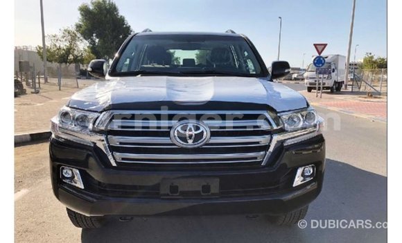 Buy Import Toyota Land Cruiser Black Truck in Import - Dubai in Agadez Buy Import Toyota Land Cruiser Black Truck in Import - Dubai in Agadez