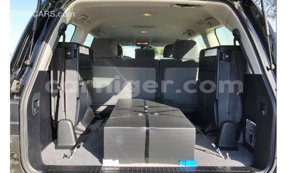 Buy Import Toyota Land Cruiser Black Truck in Import - Dubai in Agadez Buy Import Toyota Land Cruiser Black Truck in Import - Dubai in Agadez