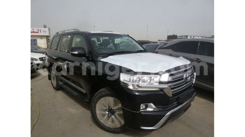 Big with watermark toyota land cruiser agadez import dubai 6382