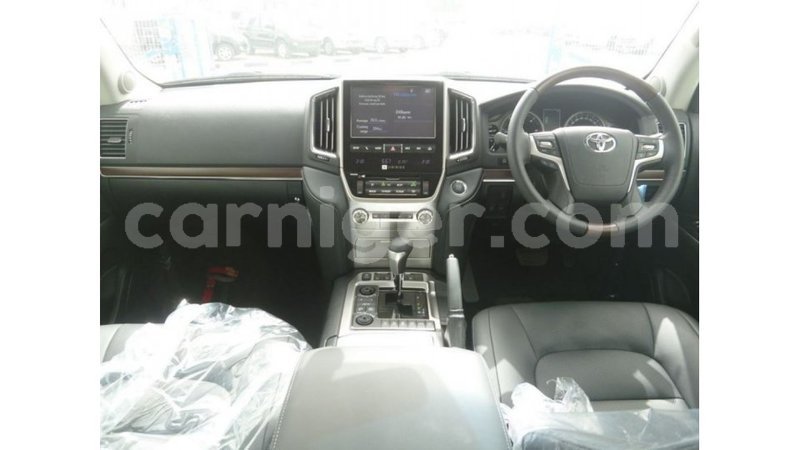 Big with watermark toyota land cruiser agadez import dubai 6382