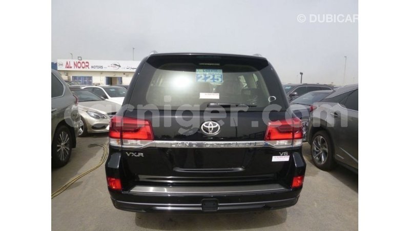 Big with watermark toyota land cruiser agadez import dubai 6382