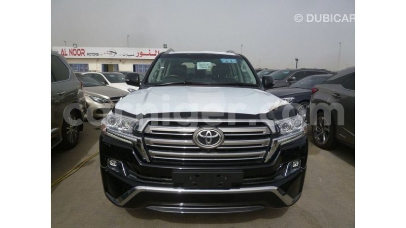 Big with watermark toyota land cruiser agadez import dubai 6382