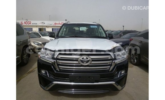 Acheter Import Utilitaire Toyota Land Cruiser Noir à Import - Dubai, Agadez Acheter Import Utilitaire Toyota Land Cruiser Noir à Import - Dubai, Agadez
