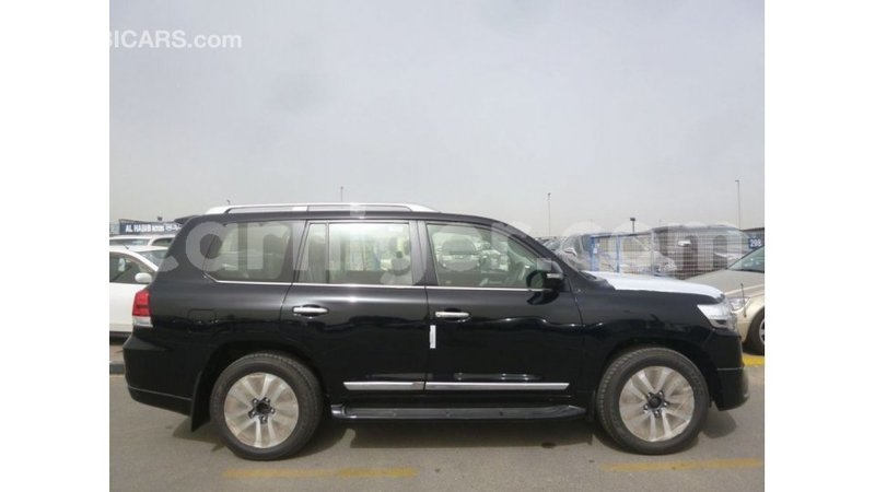 Big with watermark toyota land cruiser agadez import dubai 6382