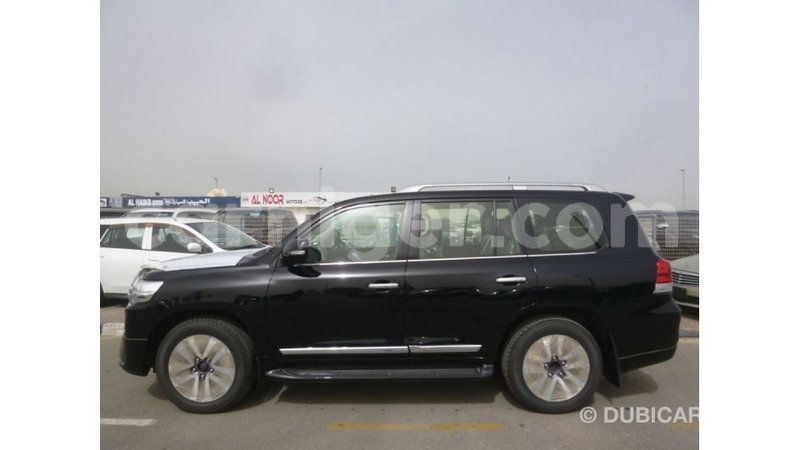 Big with watermark toyota land cruiser agadez import dubai 6382