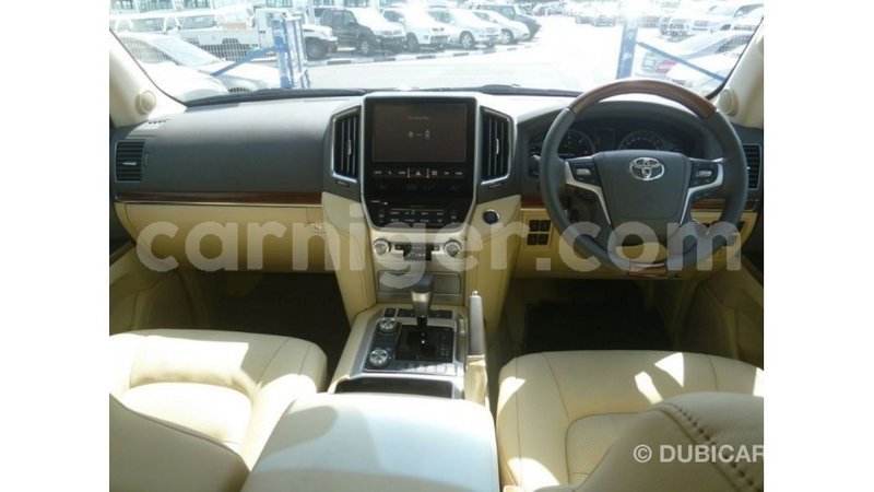 Big with watermark toyota land cruiser agadez import dubai 6383