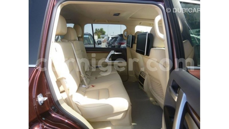 Big with watermark toyota land cruiser agadez import dubai 6383