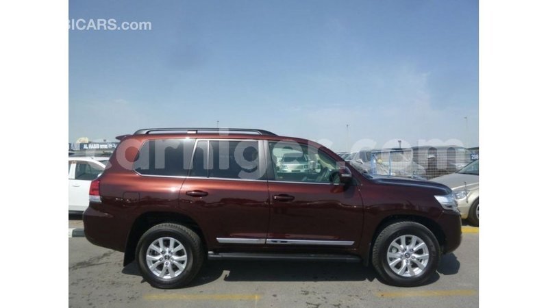 Big with watermark toyota land cruiser agadez import dubai 6383