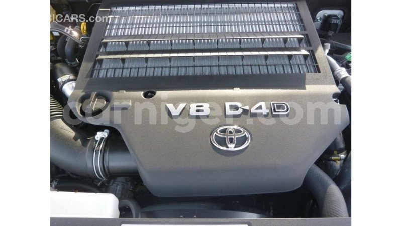 Big with watermark toyota land cruiser agadez import dubai 6383