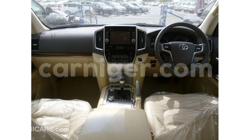 Big with watermark toyota land cruiser agadez import dubai 6385