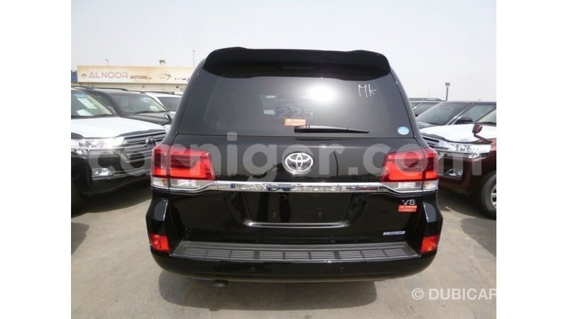 Big with watermark toyota land cruiser agadez import dubai 6385