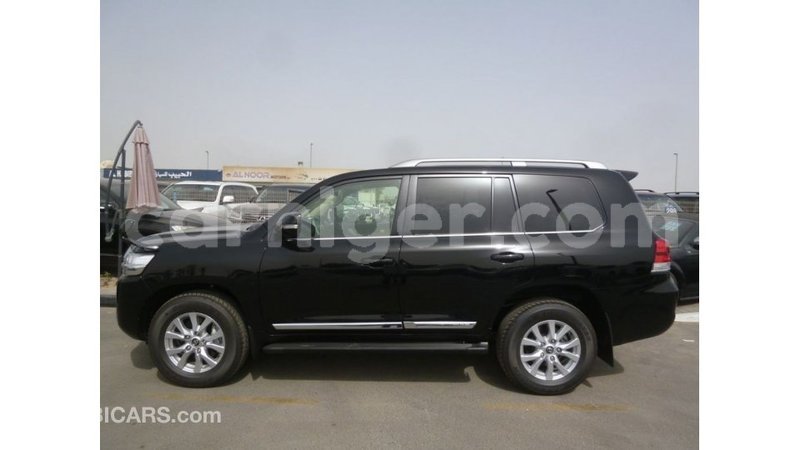 Big with watermark toyota land cruiser agadez import dubai 6385